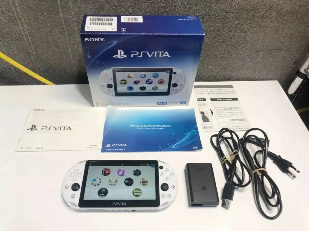 PlayStation Vita Wi-Fi model white PCH-2000 ZA22 slim sony game japan F/S