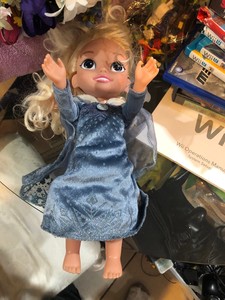 olaf's frozen adventure singing traditions elsa