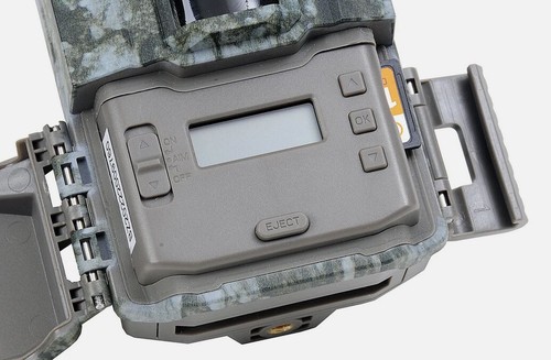 Bushnell CAMO Trail Camera Combo 22MP W/Batteries & 16GB SD Card BRAND NEW - Picture 2 of 4