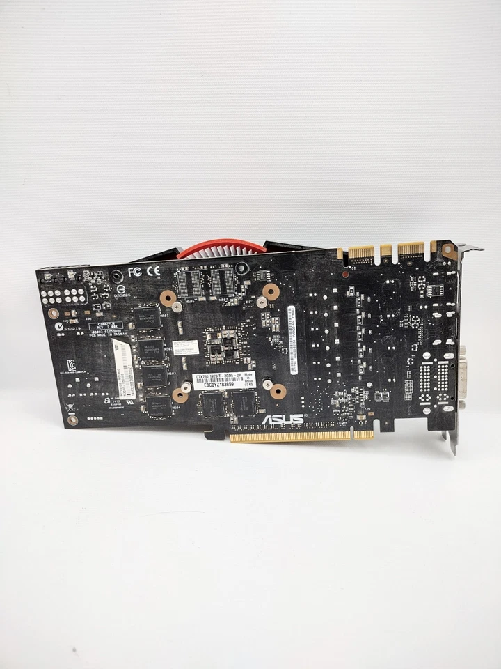 Tarjeta de video gráfica ASUS GeForce GTX 760 192BIT-3GD5-DP 3GB GDDR5 PCI Express Foto 2 de 4