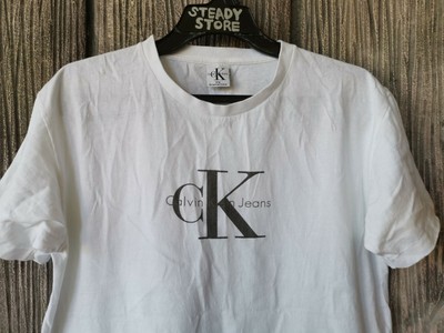 white t shirt women style