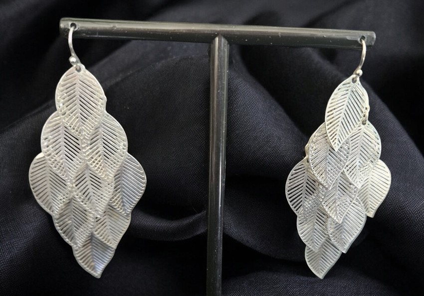 Silvertone Multi Tiered Leaf Dangle Earrings - image 3