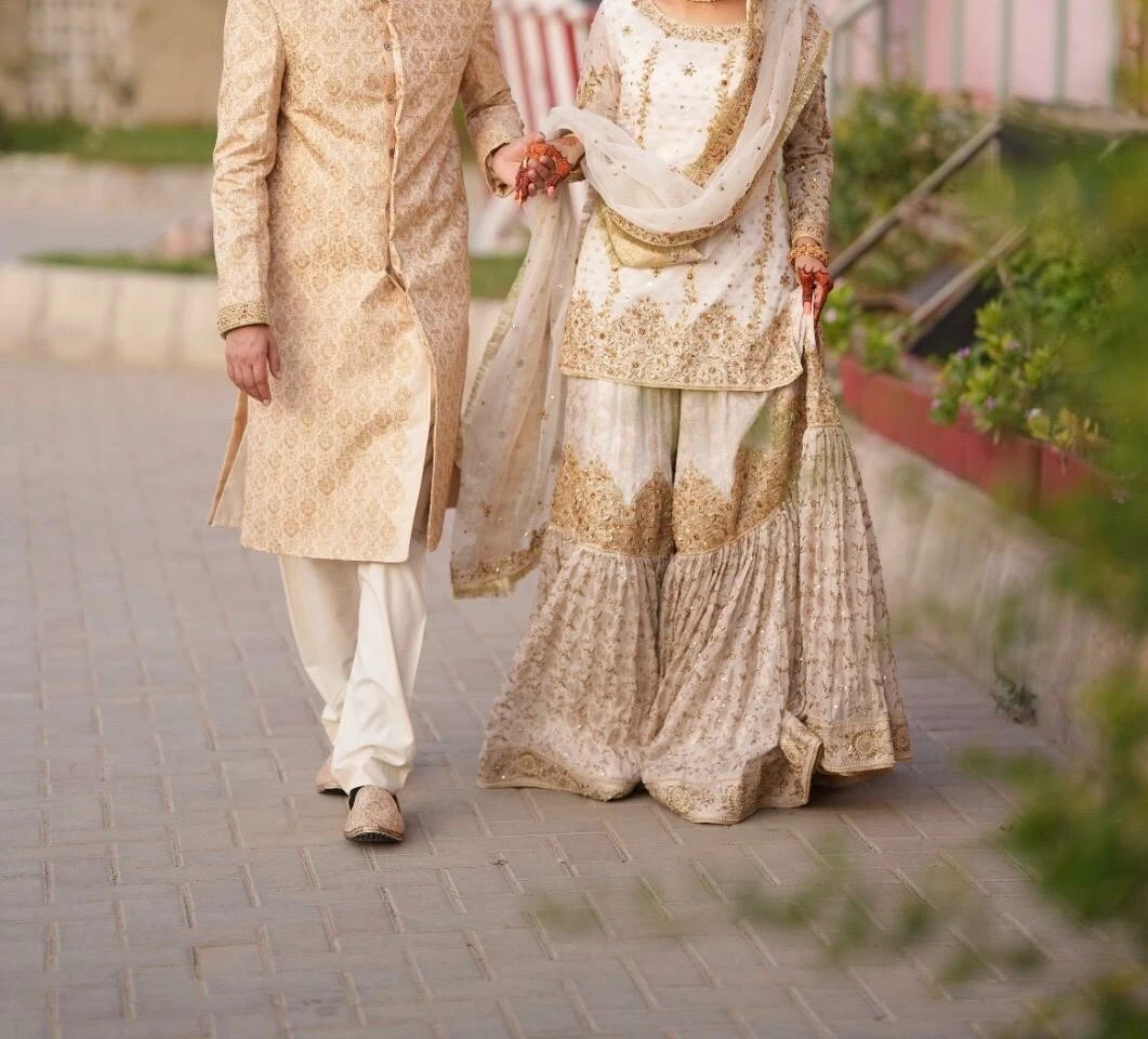 OFF WHITE Abito da sposa tradizionale pakistano indiano asiatico bianco sporco pesante inc gioielli