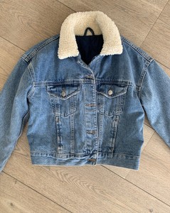 jaqueta jeans com pele de carneiro