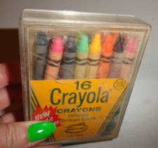 Vintage Crayola Crayons 15 in Original Box With 3 Retired Colors In Used