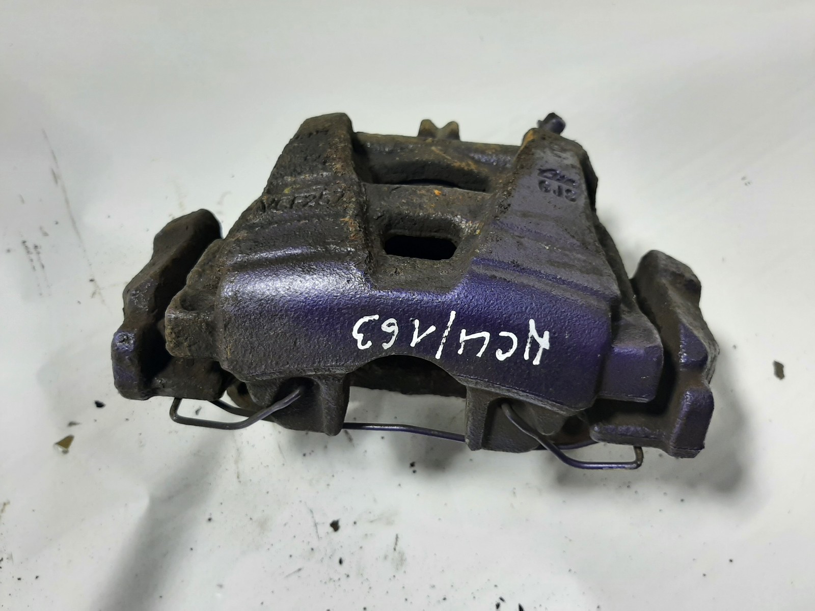 VW Tiguan 5N Brake Caliper Front Left 2.0 Diesel 103kw 2013 32990349