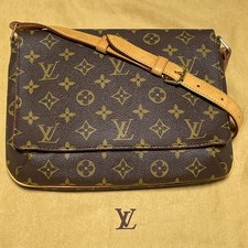 Louis Vuitton Musette Tango Short