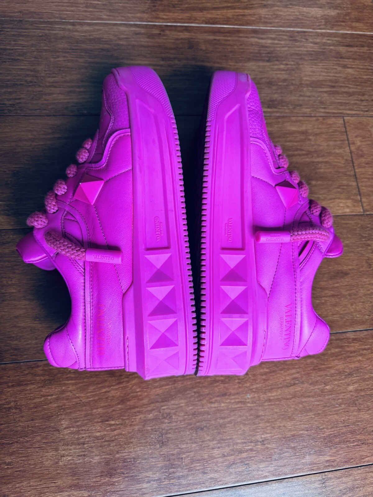 $1150 Valentino Garavani One Stud XL leather Low Top Sneakers EU 40 US 10 thumbnail 3