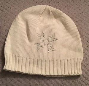 ladies cream beanie hat