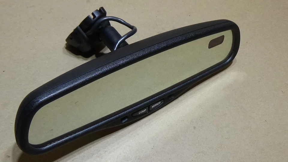 2001-2007 Toyota Highlander Interior Rear View Mirror Auto Dim Compass - Image 4 of 4