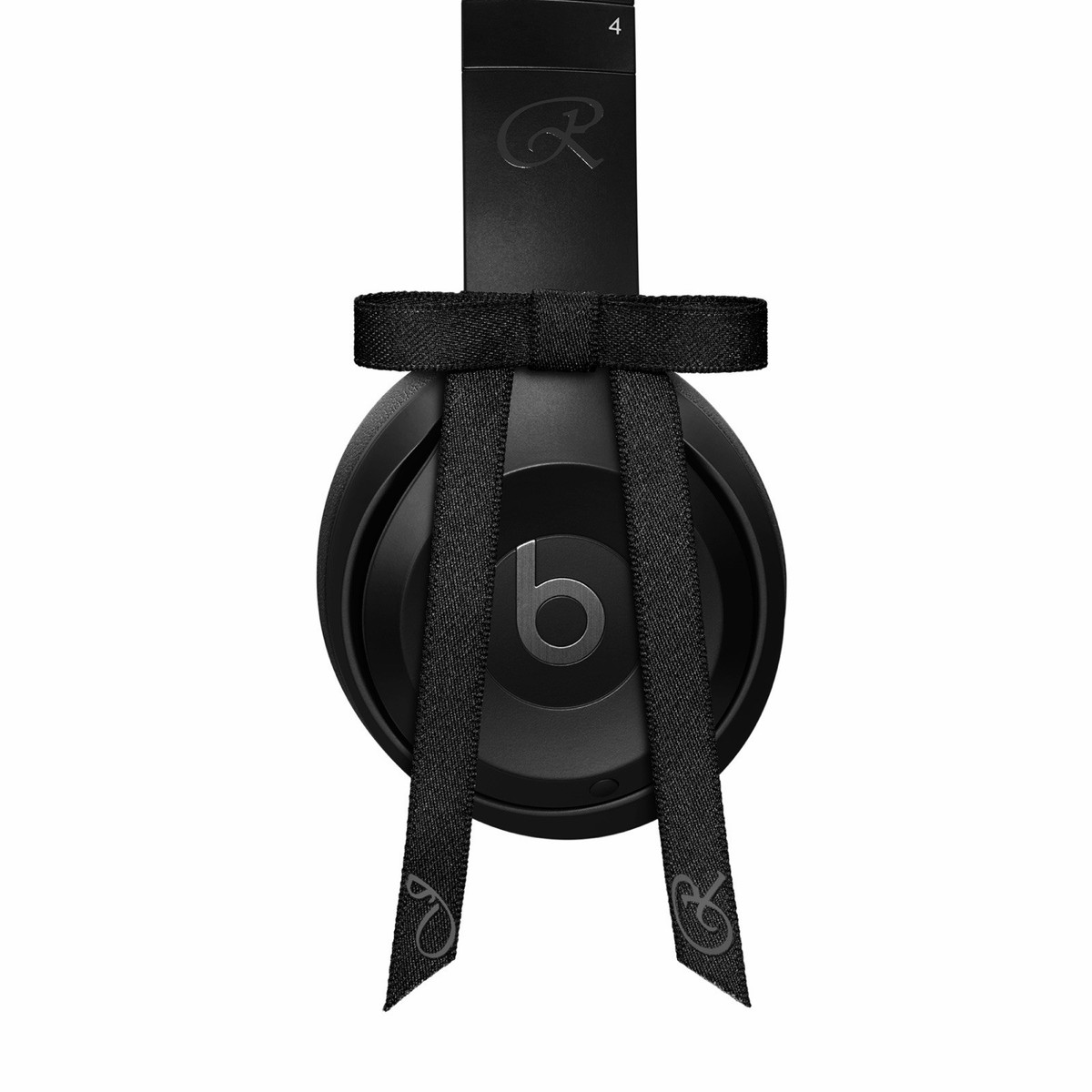 JENNIE Beats Solo 4 BLACKPINK Special Edition Headphones Onyx