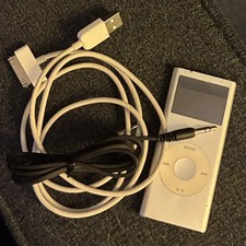 Apple iPod Nano 2nd Gen 2GB Silver. A1199/M4A77LL