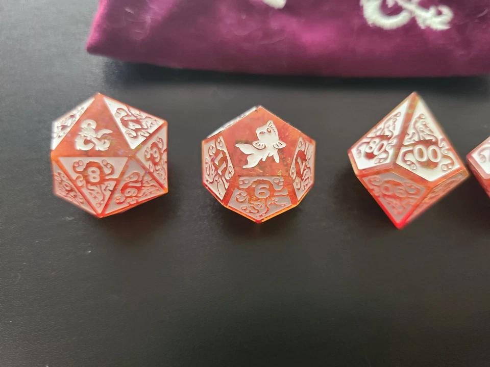Juego de dados DnD: Xanathar’s Treasure Pack Legendary Xanathar’s True Love Foto 2 de 4