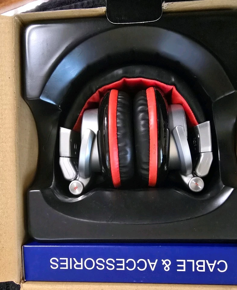 Numark RedWave Professional DJ Headphones Silver Red Rotating Earcup - Image 3 of 4