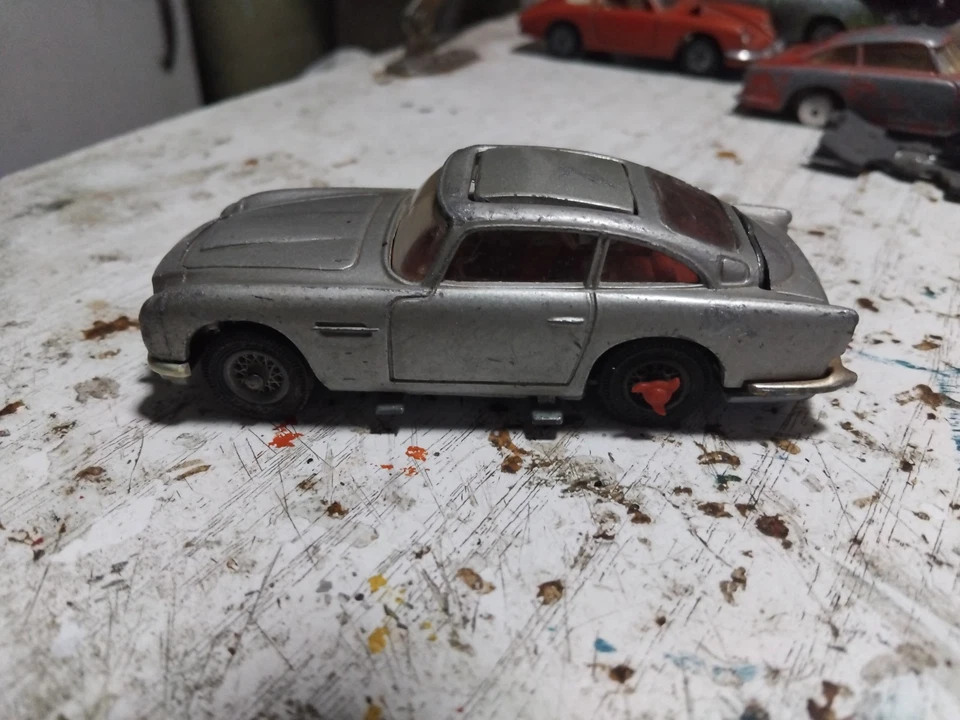 Corgi Toys 270 Aston Martin DB5 James Bond 007 1/43 - Immagine 3 di 4