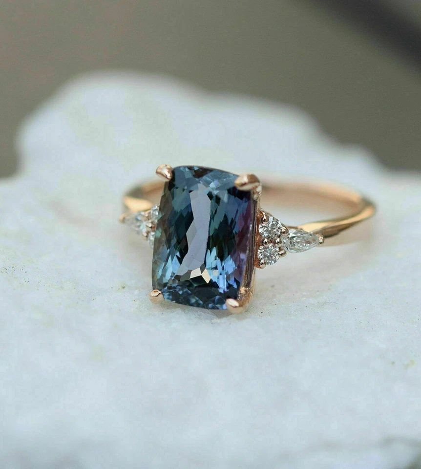 Anel de noivado feminino solitário esmeralda alexandrita 2 quilates acabamento em ouro rosa 14K - Imagem 4 de 4