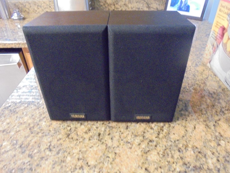 Pair of Yamaha Surround Sound Bookshelf Speakers