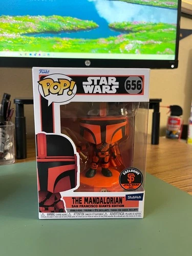 Funko POP SF Giants Star Wars Day Exclusive Mandalorian #656 (2023)