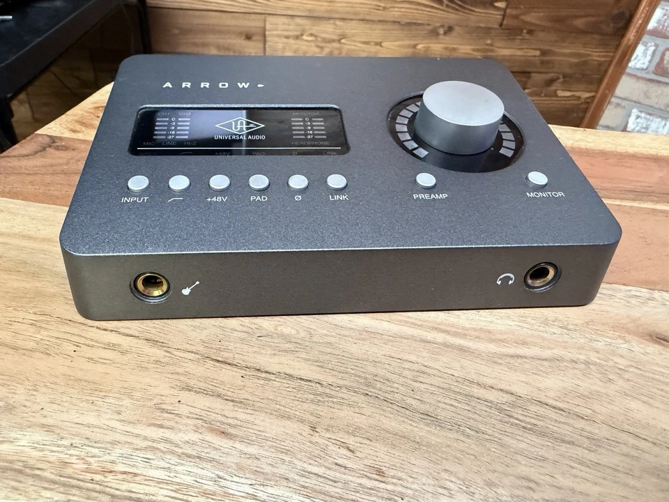 Universal Audio Arrow Thunderbolt 3 2 x 4 Channels 192 KHz Audio Interface - Image 2 of 3