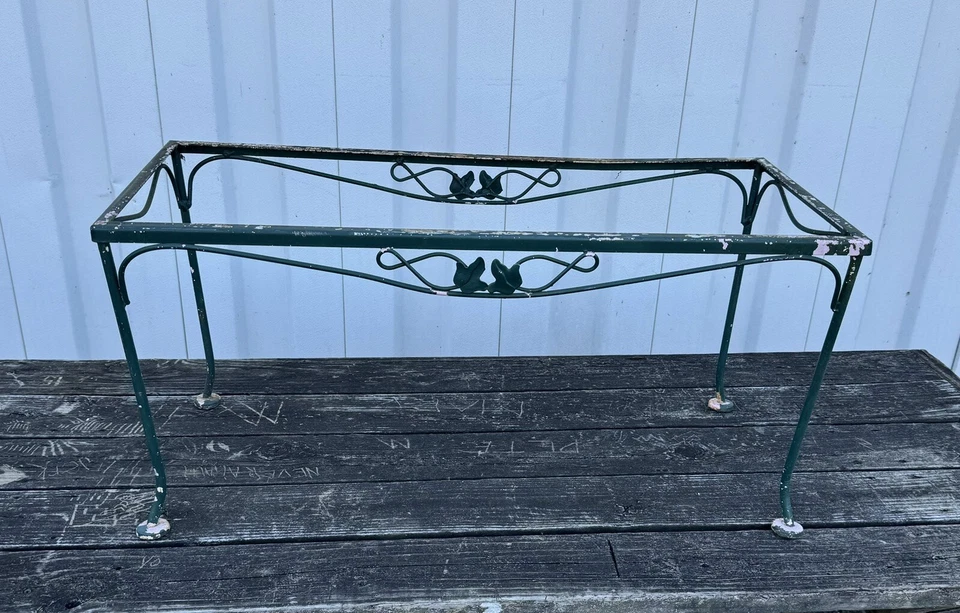 Mesa de centro exterior vintage de hierro forjado pintada de verde Foto 3 de 4