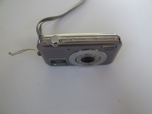 J7 OFFERS COMBINE DIGITAL CAMERA - FUJIFILM FINEPIX JV 100 BATTERY / NO CHARGER - Picture 2 of 6