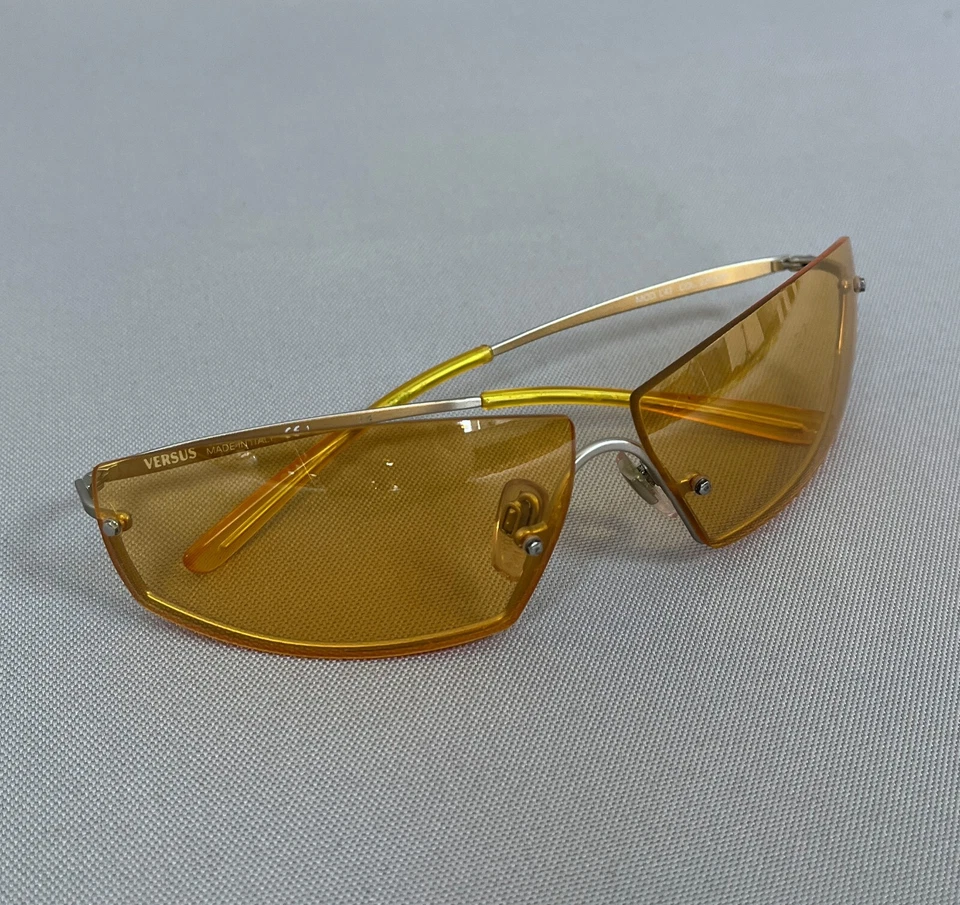 Потрясающие редкие винтажные дизайнерские солнцезащитные очки VERSUS от VERSACE Y2K оранжевые унисекс - Изображение 4 из 4