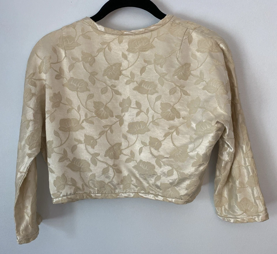 Chaqueta de vestir recortada bordada de seda crema vintage para mujer boda pequeña A-402 Foto 4 de 4