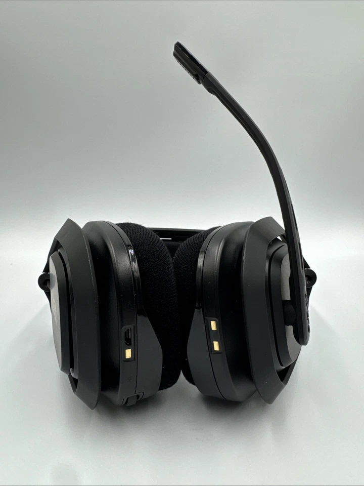 Astro A50 Gen 3 Wireless Gaming Headset – Black, with Charging Base and Cords - Image 4 of 4