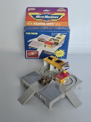 Micro Machines Travel City Waschanlage mit 1 Auto im Karton - siehe Beschreibung