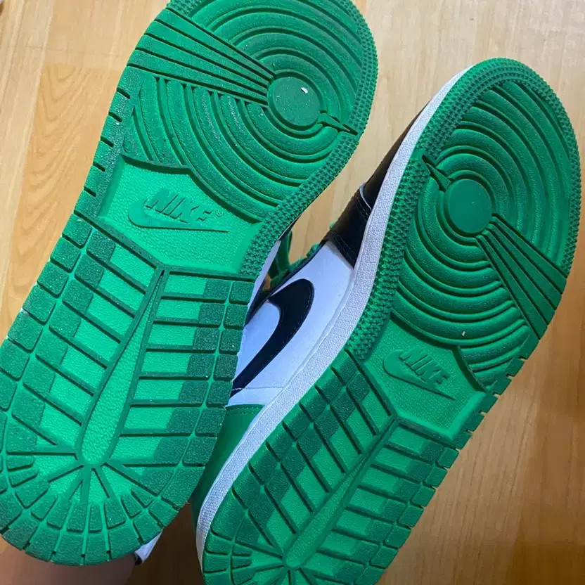 Nike Jordan 1 High Green Sneakers 245mm thumbnail 5