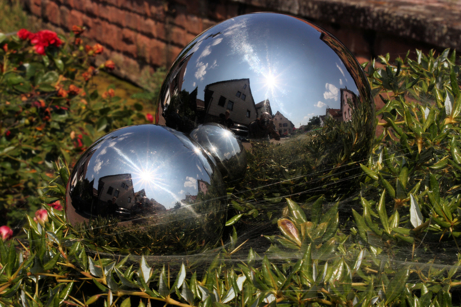 TINEASUR Gartenkugel Edelstahl 20cm - Hochglanz Spiegelkugel Deko