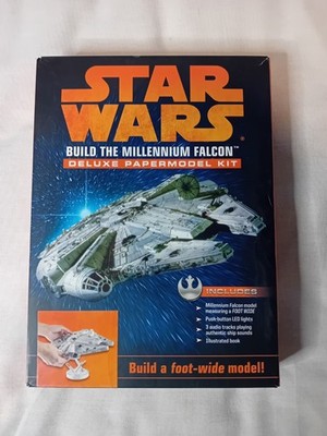 Star Wars Build the Millennium Falcon Deluxe Papiermodellbausatz ungebaut