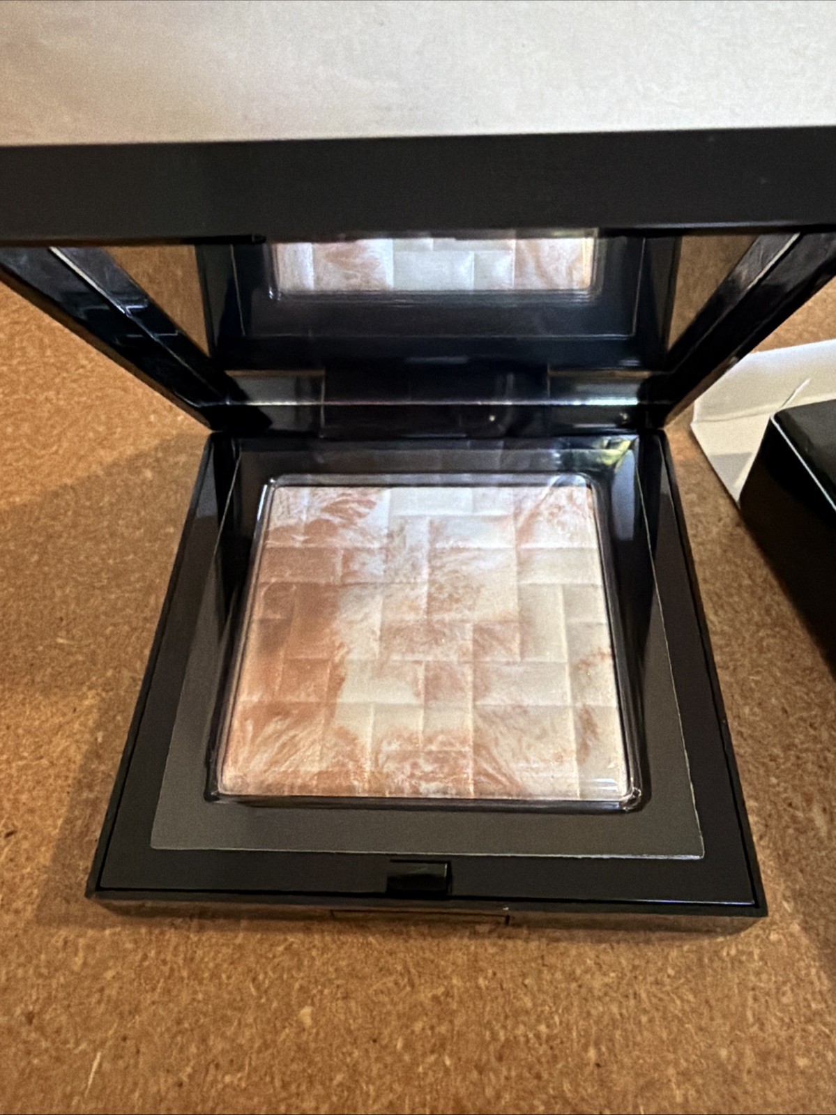 Bobbi Brown Highlighting Powder Peach Glow 0.28 oz NEW!