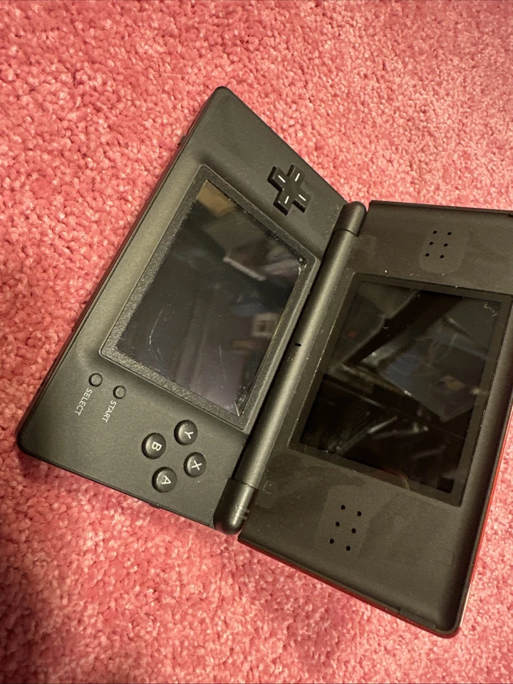 Nintendo DS Lite. Rojo + Negro Foto 4 de 4