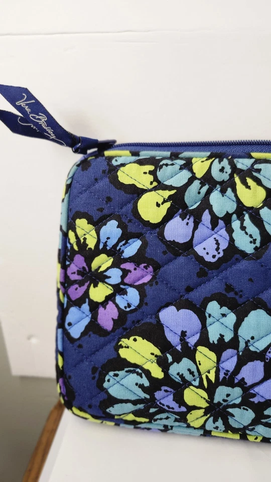 Vera Bradley Protector for Tablet/I Pad/e Reader " Indigo Pop" Zipper 9" L/9.5"W - Image 4 of 4