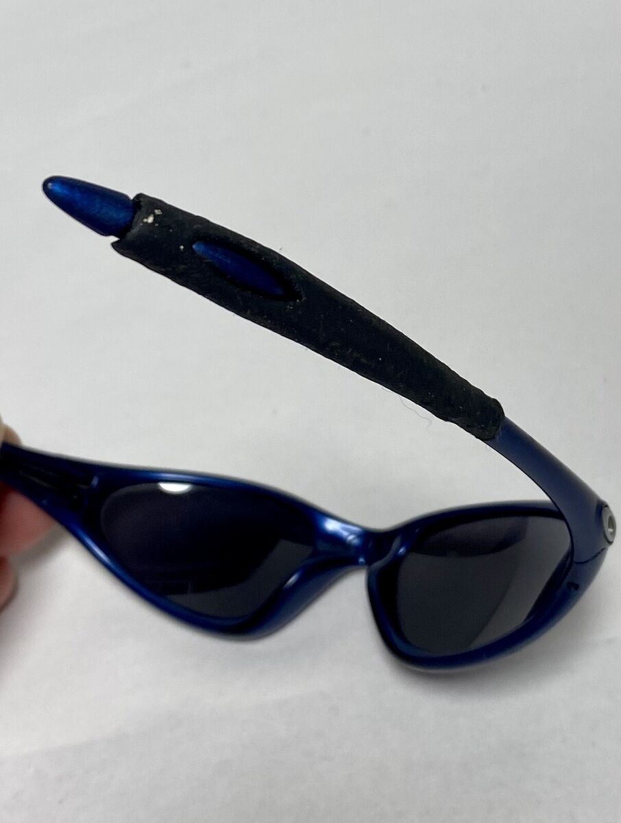 Oakley Minute 1.0 Code Blue/Black Iridium Sunglasses 2 Gen W Oakley Minute 1.0 Code Blue/Black Iridium Sunglasses 2 Gen W