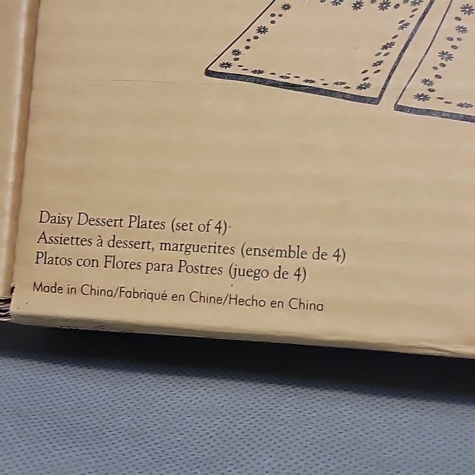 4 Pampered Chef Daisy Glass Dessert Plates 2818 Pink White 6×6 Inch-Open Box-New - Image 2 of 4