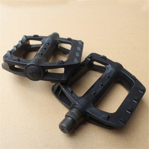 Wellgo-Platform-Pedals-Bearing-9-16-Black-Plastic-Bicycle-Cycling-MTB-BMX-Black