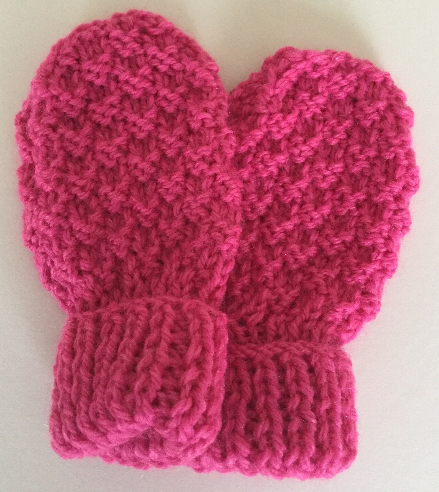 COSY HAND KNITTED MITTENS / GLOVES FOR BABIES 06 MONTHS & 612 MONTHS