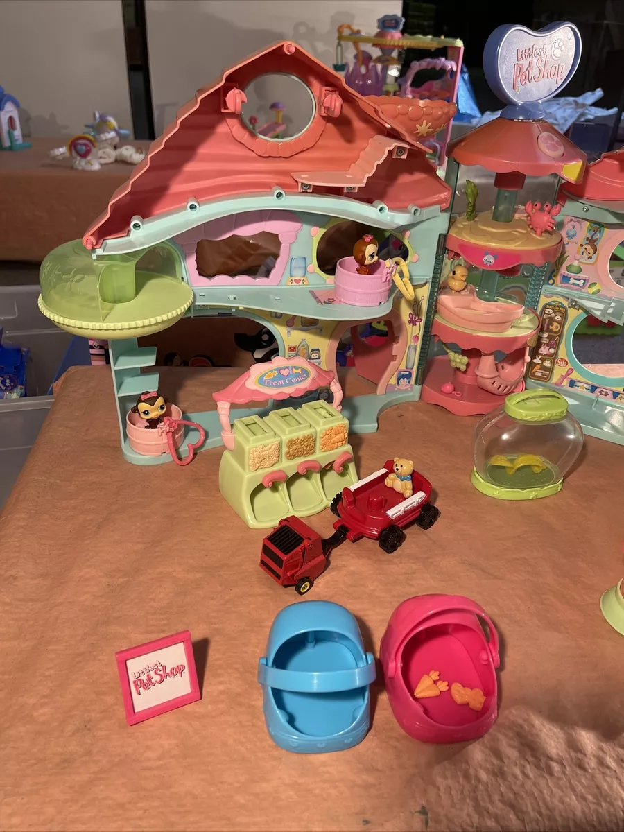 Biggest Littlest Pet Shop Play House LPS With Accessories Treat Center