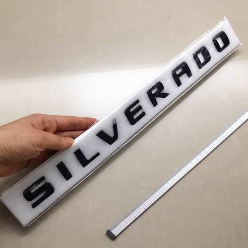 Silverado 2014-2023 Tailgate Emblem Black - Picture 1 of 3
