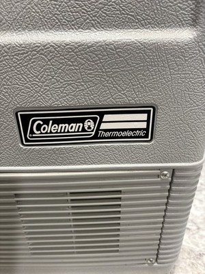 Coleman Model 5232B807T Iceless Cooler 32 Qt Thermoelectric Cooler-Warmer.
