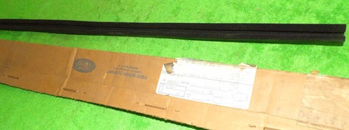 1978 1979 Ford Bronco NOS REAR SIDE QUARTER WINDOW GLASS RUN Upper or Lower - Picture 5 of 6