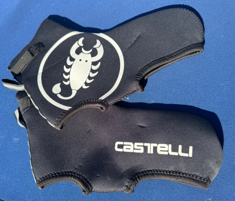 Pre Owned cycling shoe covers Castelli L/XL