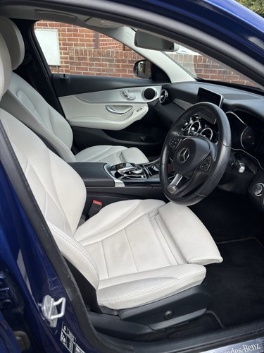 Mercedes Benz C Class C220 Estate - Picture 11 of 15