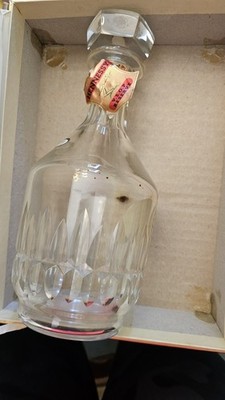 hennessy bottle cigarette dispenser Купить vtg hennessy cognac bottle music box cigarette dispenser holder  (336158016137), США