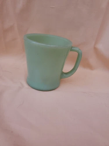 One Vintage FIRE KING Anchor Hocking Ware Jadeite D Handle Coffee Mug Green