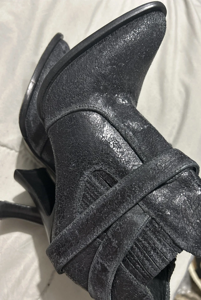 Botas de tornozelo Elizabeth and James 6B salto alto 4" preto Vero Cuoio $320 - Imagem 3 de 4