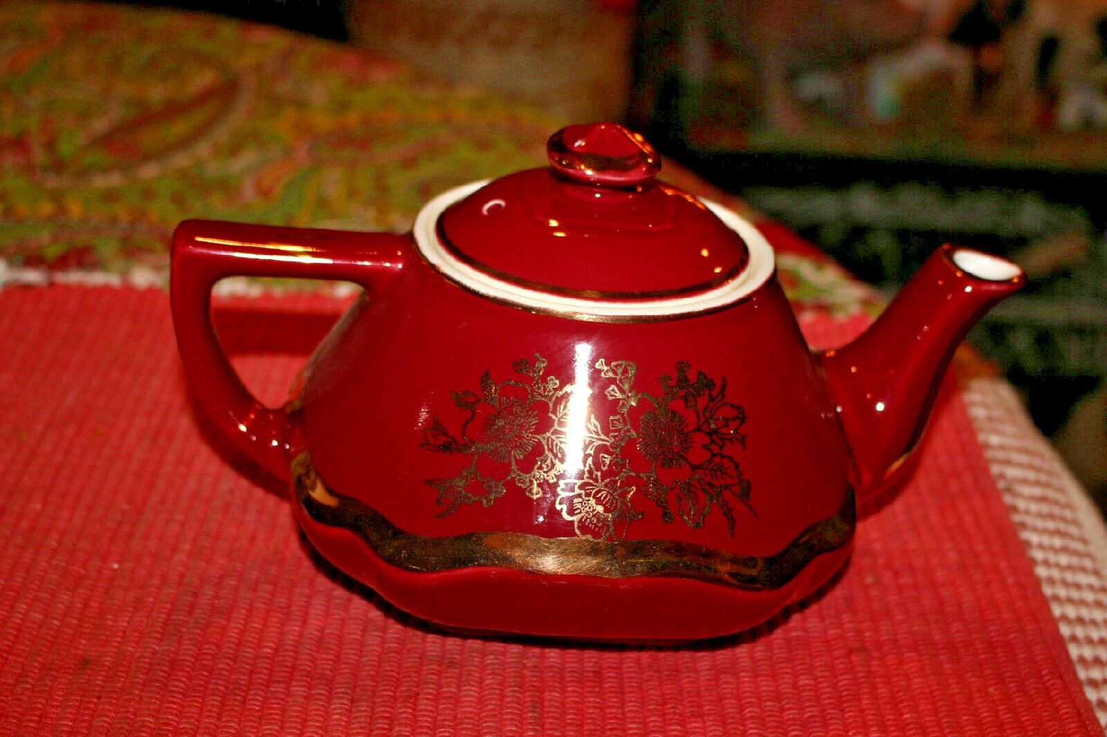 Vintage Hall USA Teapot Model 0173 Burgundy Gold Trim 6 Cup Teapot eBay