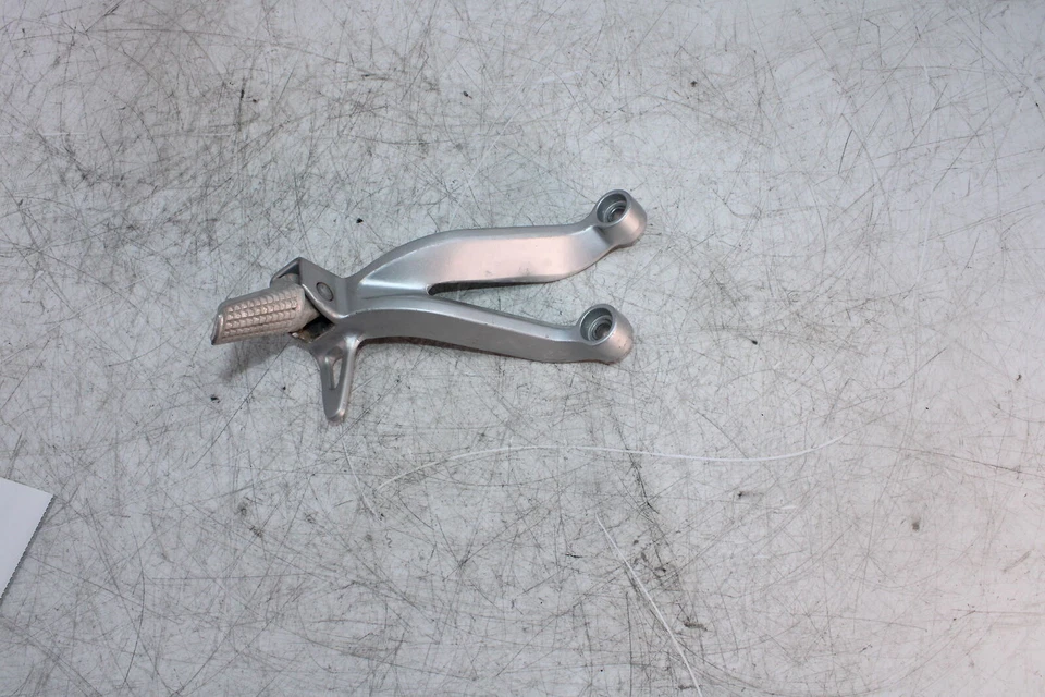 Clavija de pasajero trasera izquierda suzuki gsxr600 01-03 43700-35f00 Foto 3 de 4